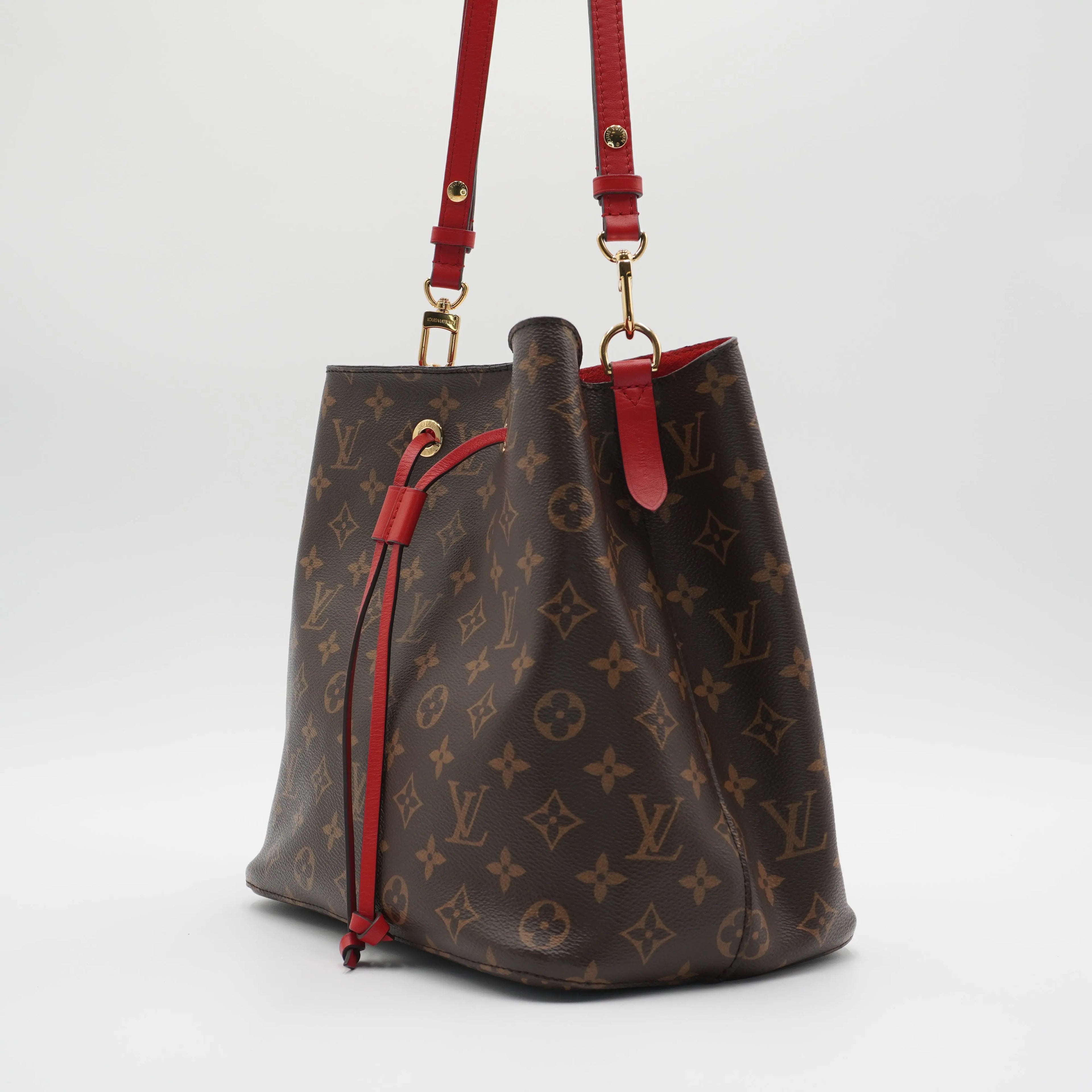 LOUIS VUITTON Monogram Noe Noe MM Bucket Bag LOUIS VUITTON