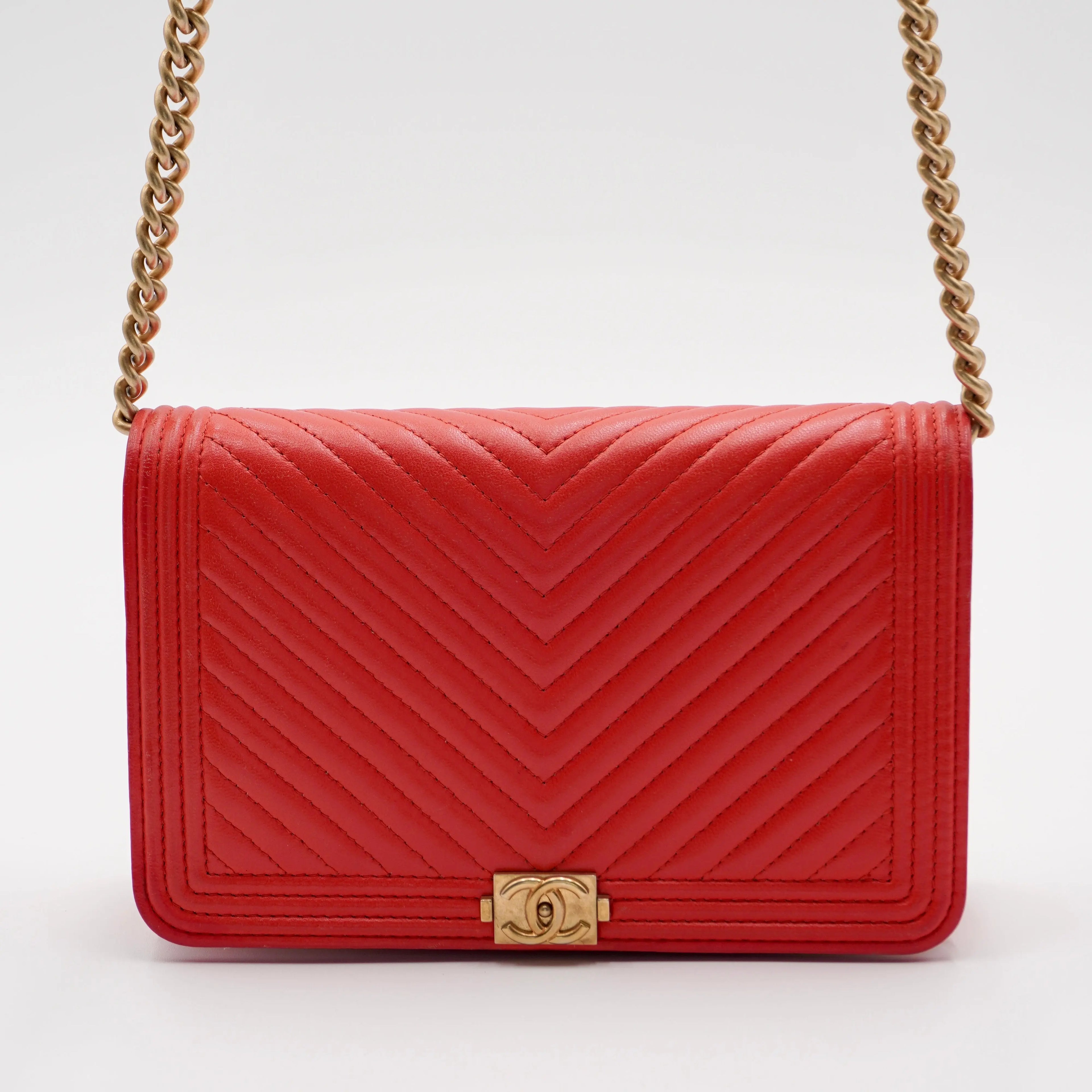 CHANEL Red V-Stitch Wallet on Chain CHANEL