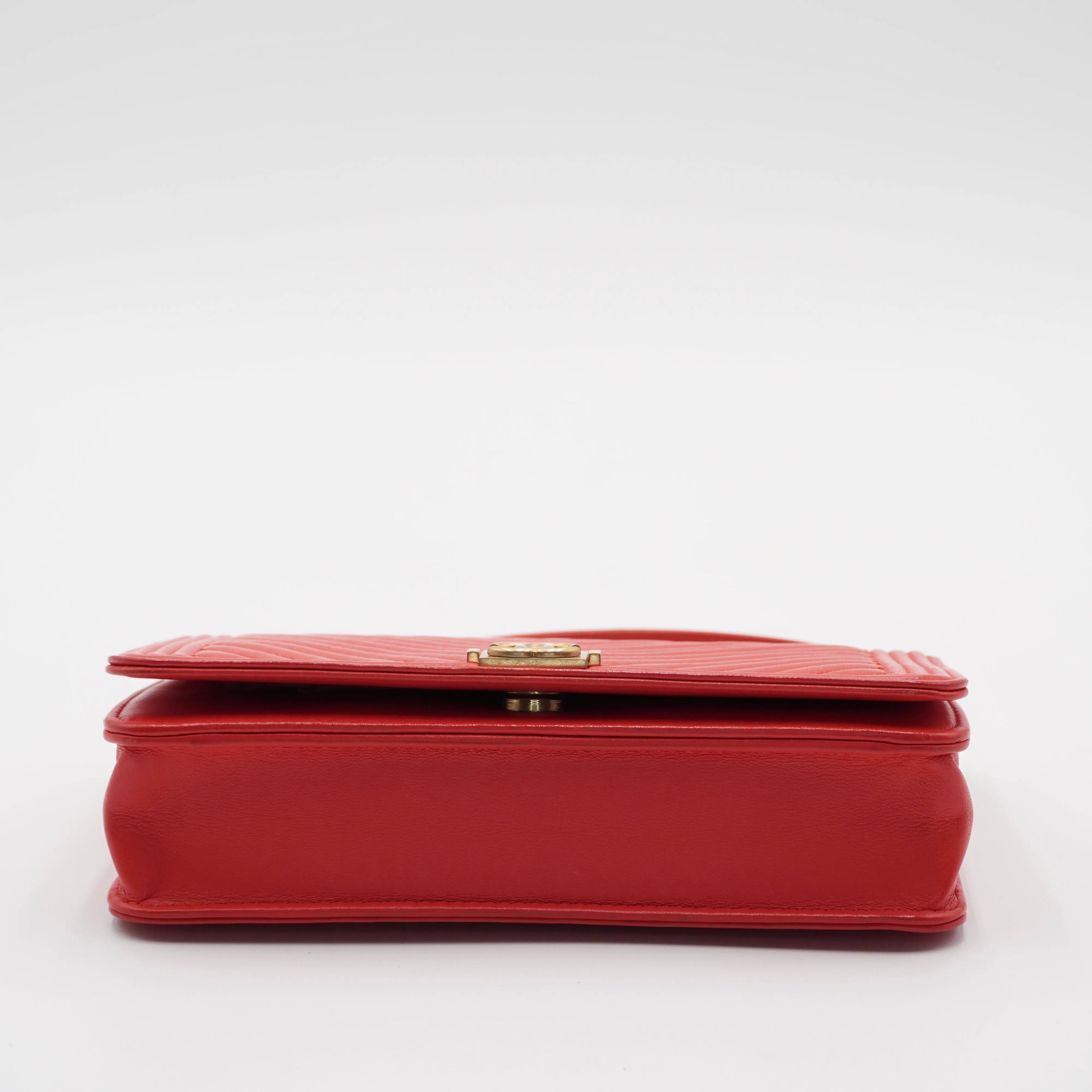CHANEL Red V-Stitch Wallet on Chain CHANEL