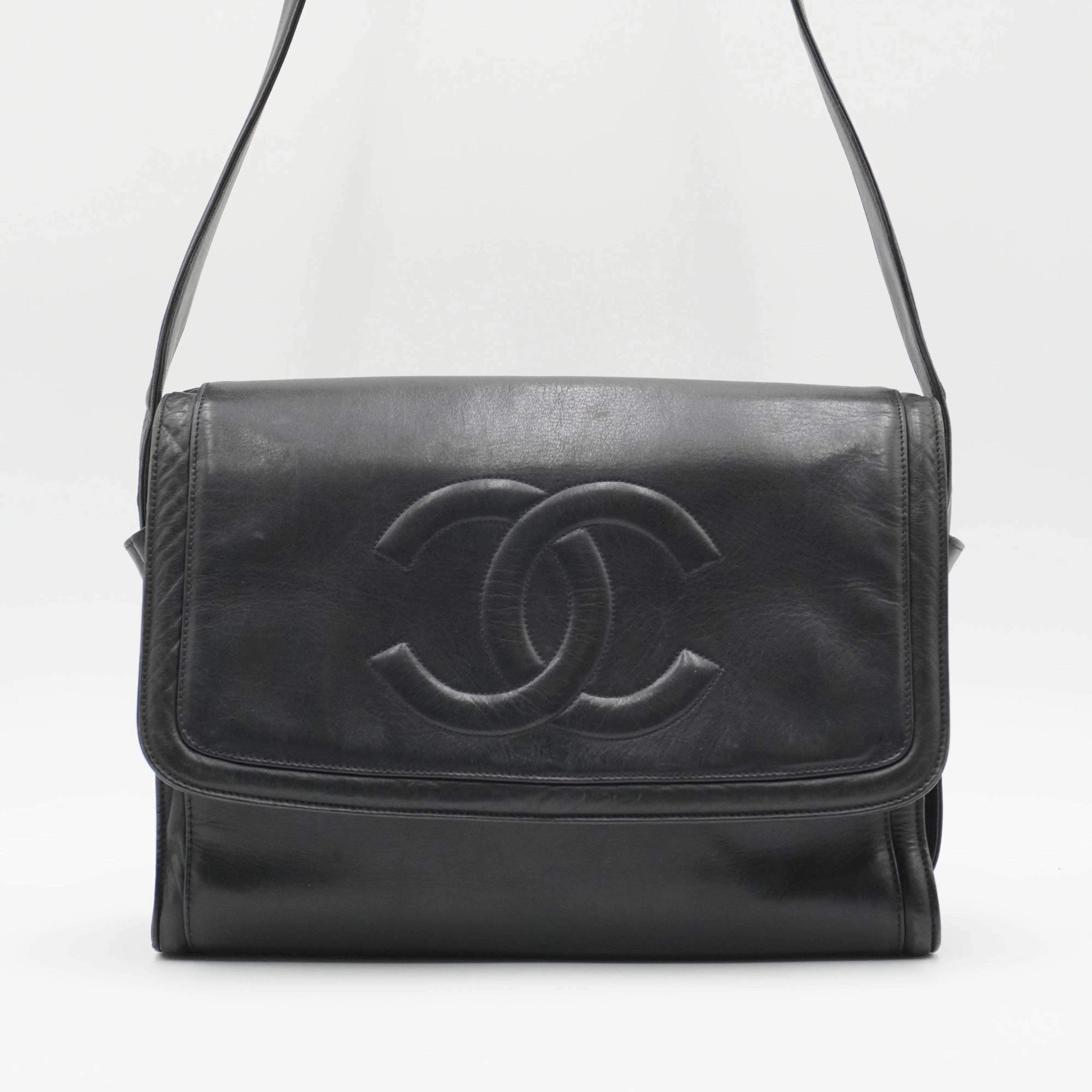 CHANEL Navy Lambskin CC Shoulder Bag CHANEL