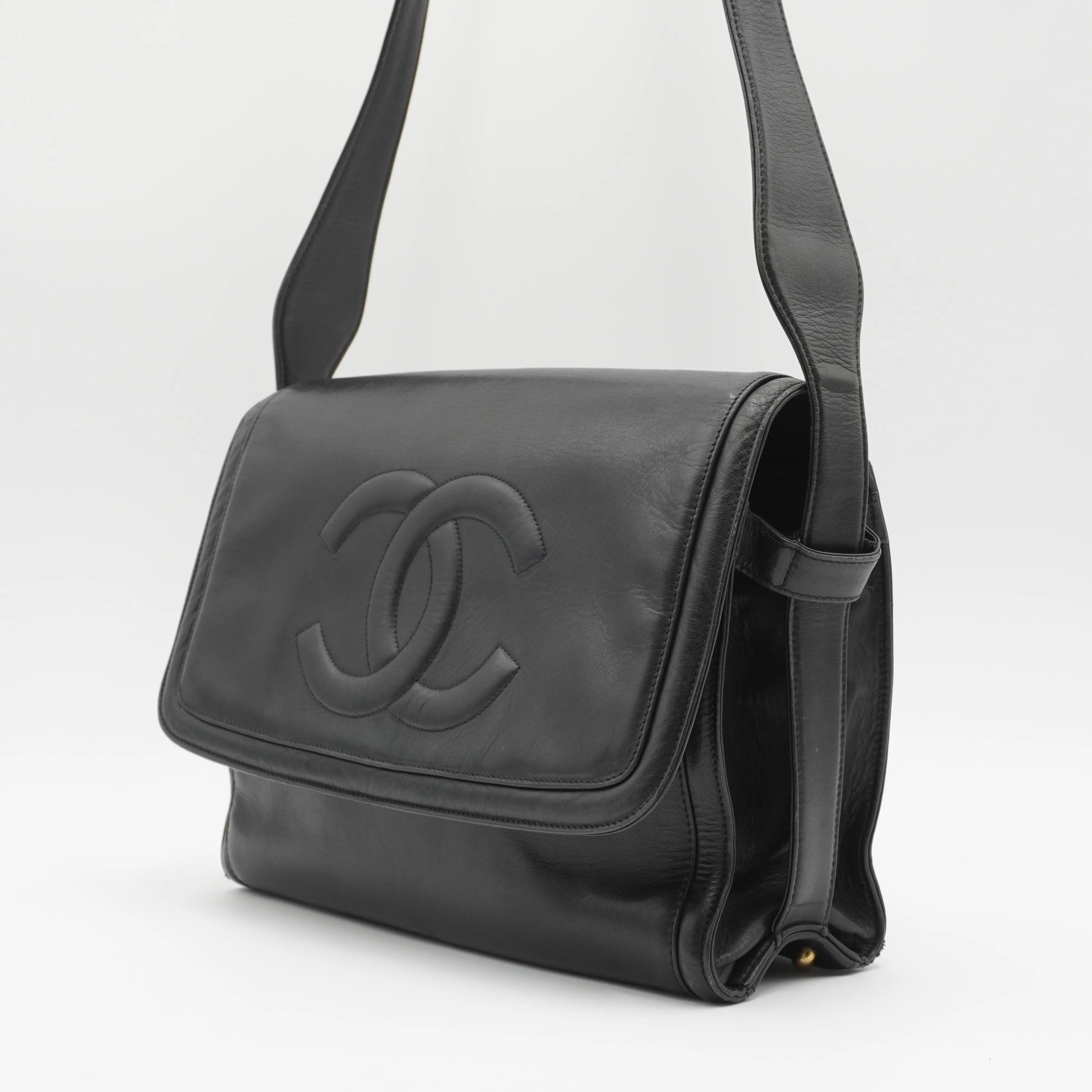 CHANEL Navy Lambskin CC Shoulder Bag CHANEL