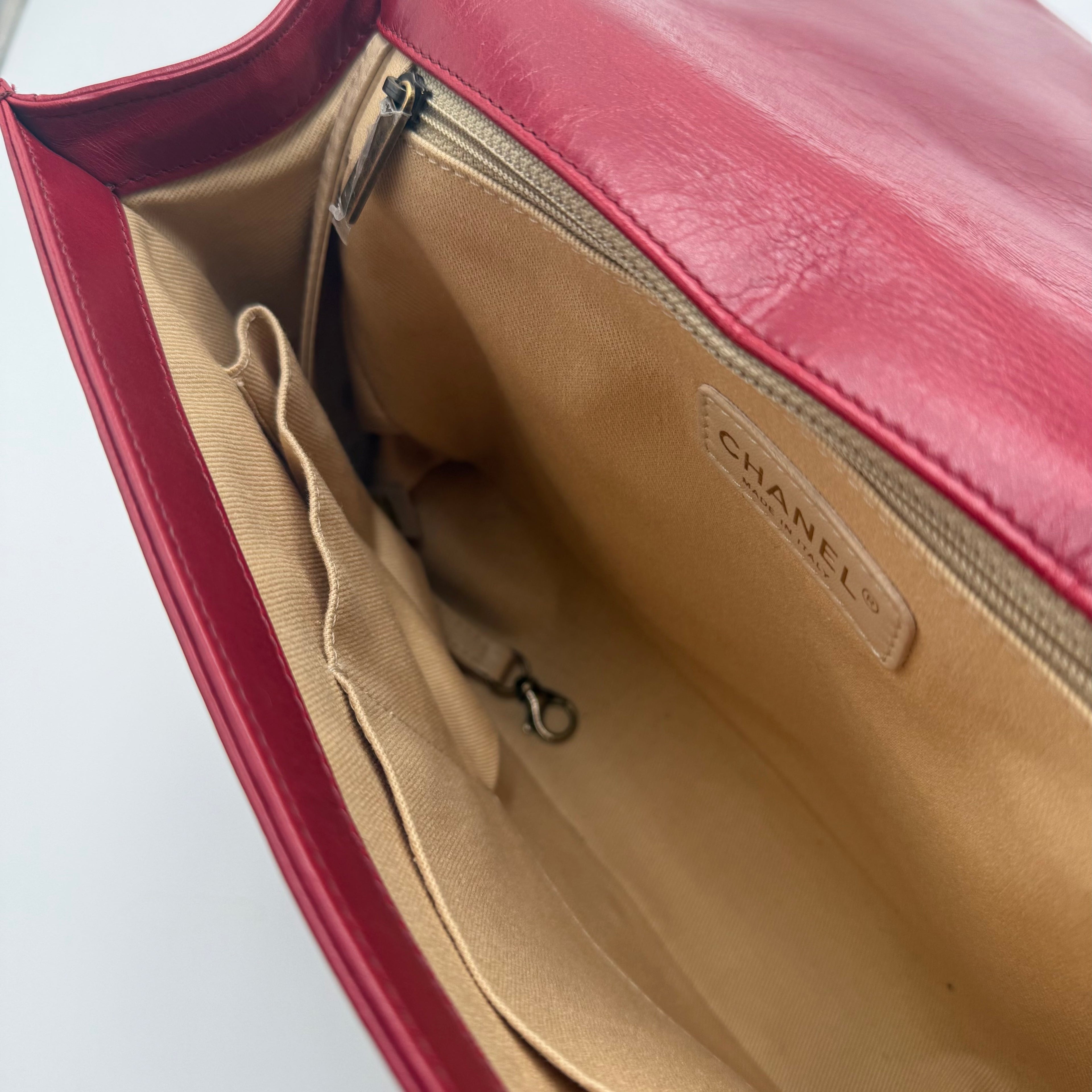 Pre-owned CHANEL Red Leather Quilted Boy Flap Bag Large